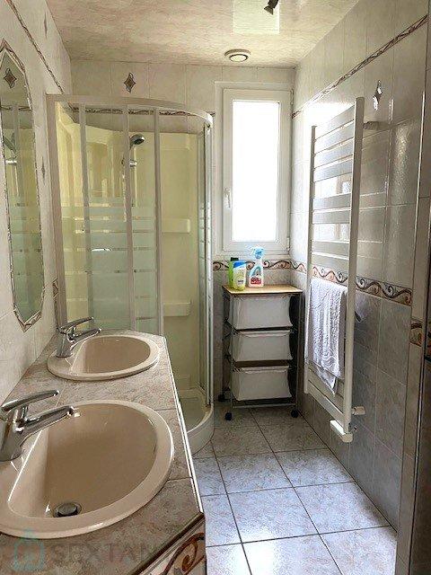 Maison - 99 m² - 5 pièces