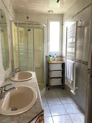 Maison - 99 m² - 5 pièces