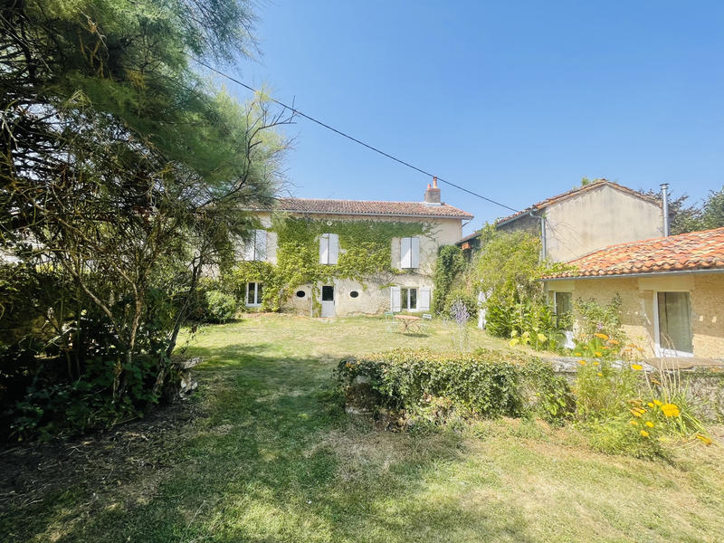 Maison - 231 m² - 8 pièces