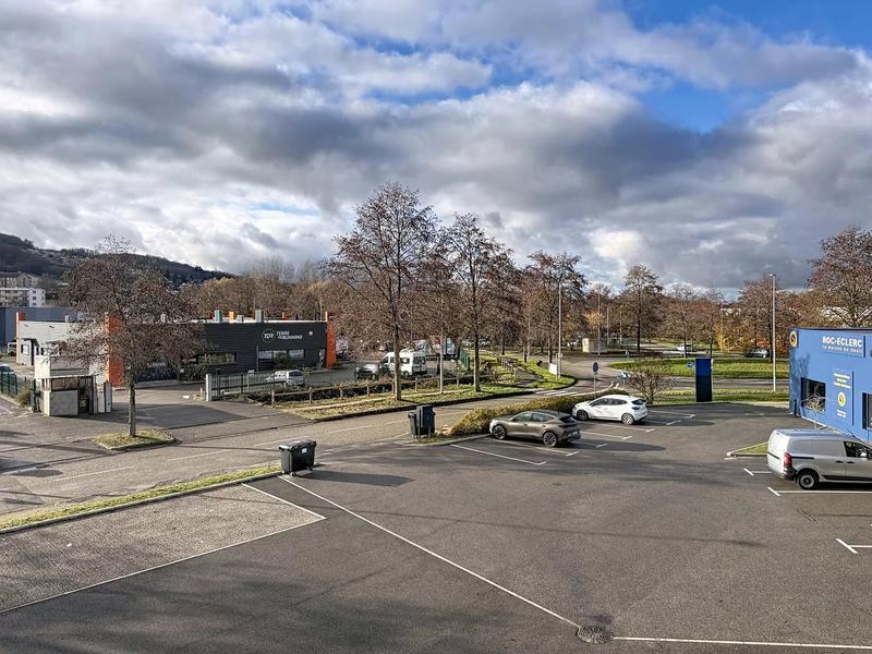 Bureau - 150 m² - 1 pièce