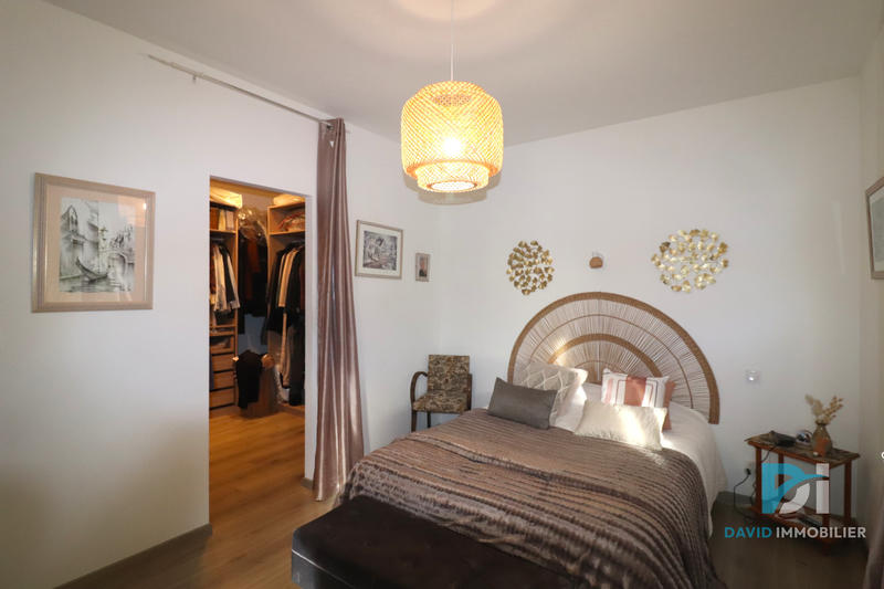 Villa - 297 m² - 8 pièces