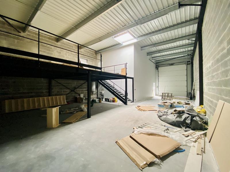 Local d'activités - 272 m² - 1 pièce