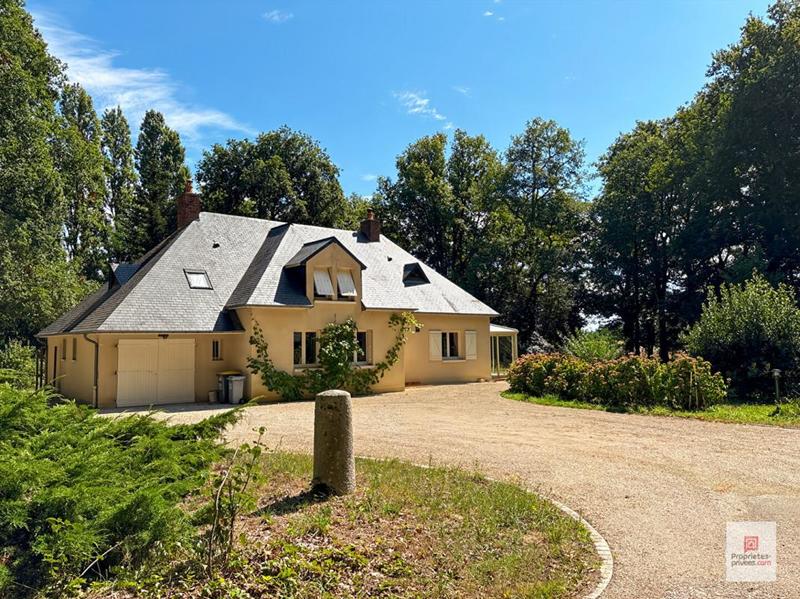 Maison - 203 m² - 8 pièces