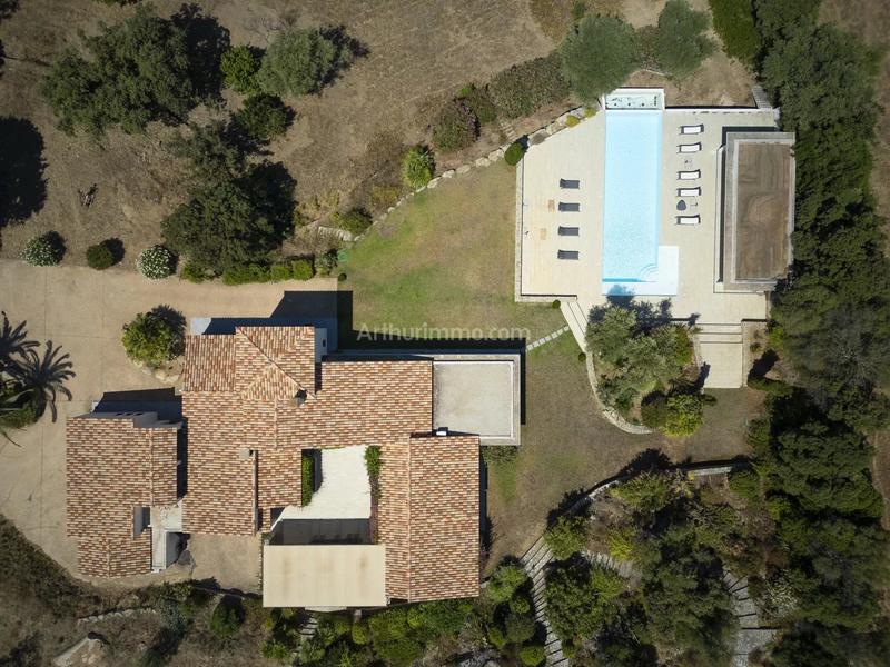 Maison - 378 m² - 7 pièces