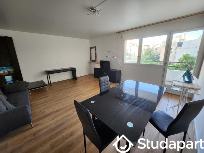 Chambre - 9 m² - 1 pièce