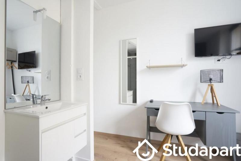 Chambre - 10 m² - 1 pièce