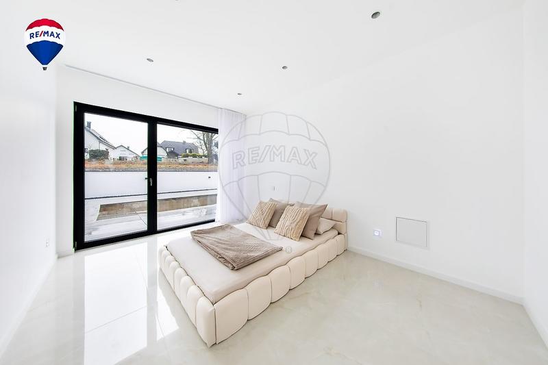 Maison - 187 m² - 6 pièces