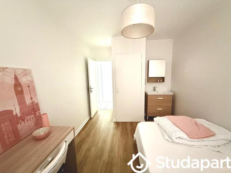 Chambre - 10 m² - 1 pièce