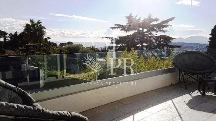 Maison - 262 m² - 7 pièces