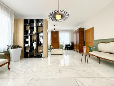 Maison - 227 m² - 7 pièces