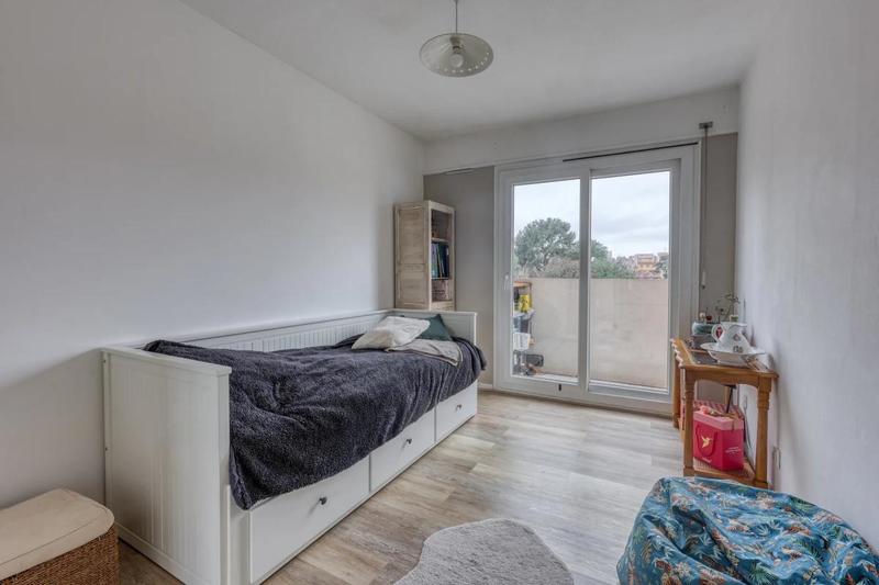 Appartement - 85 m² - 4 pièces