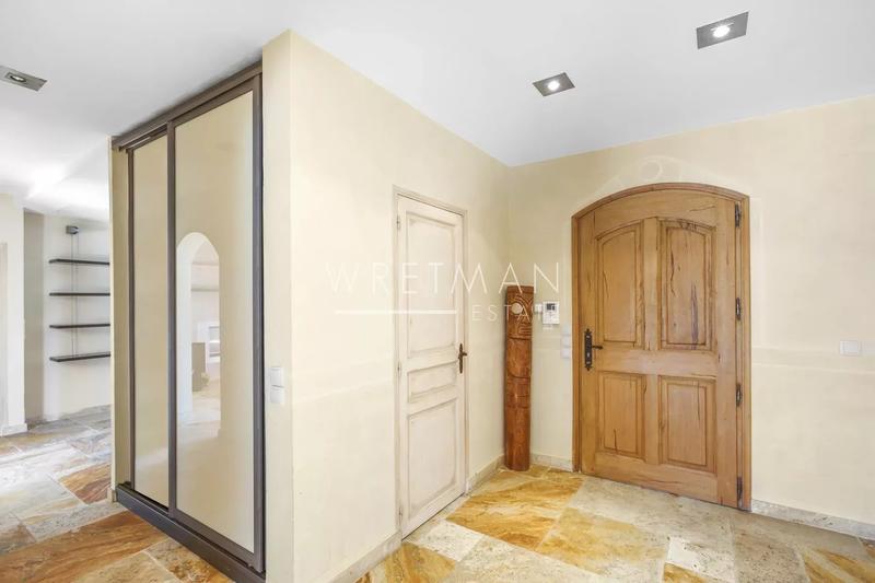 Villa - 430 m² - 9 pièces