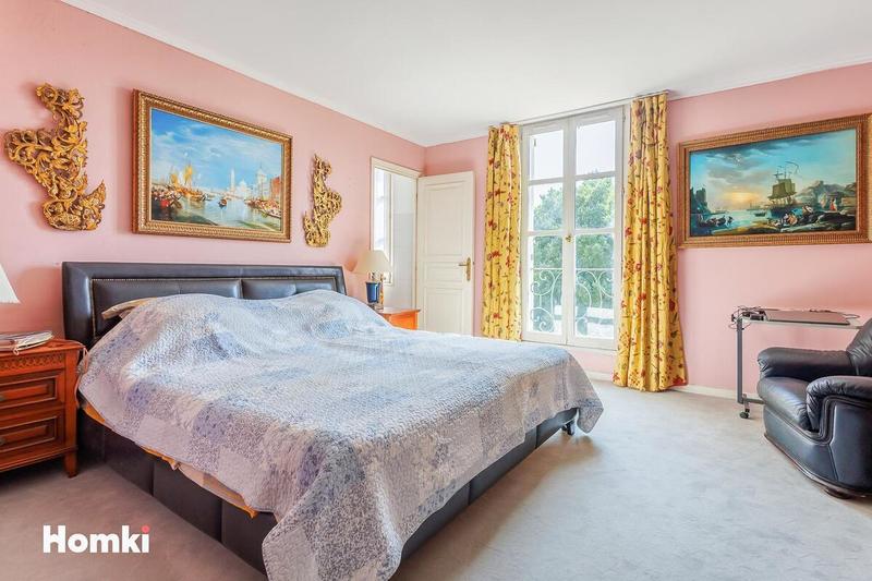 Appartement - 184 m² - 6 pièces