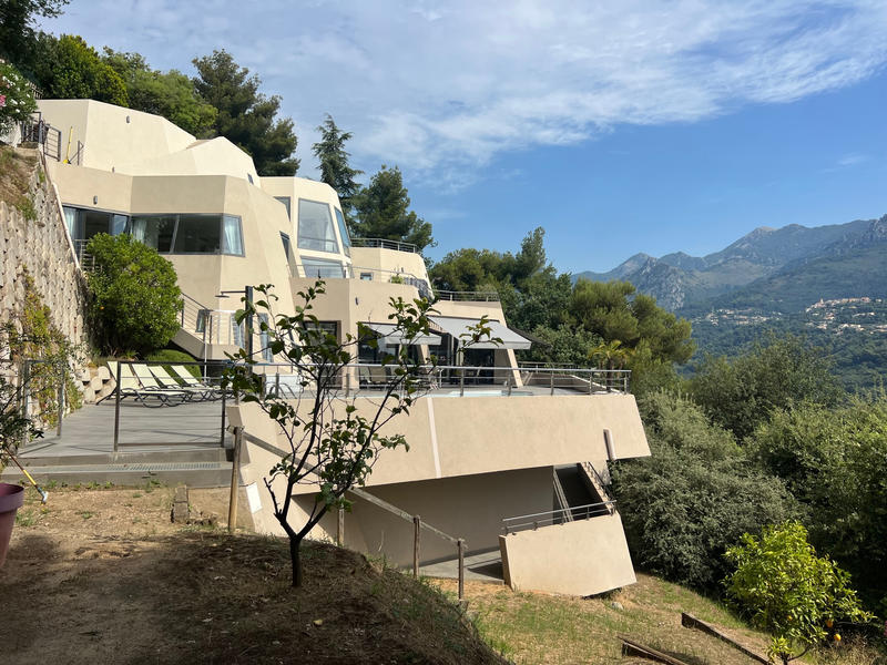 Villa - 335 m² - 7 pièces