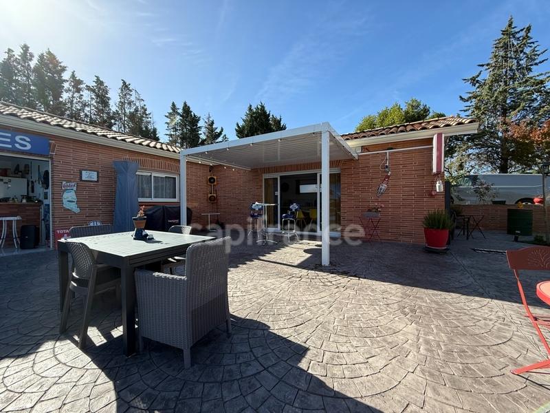 Corps de ferme - 240 m² - 8 pièces