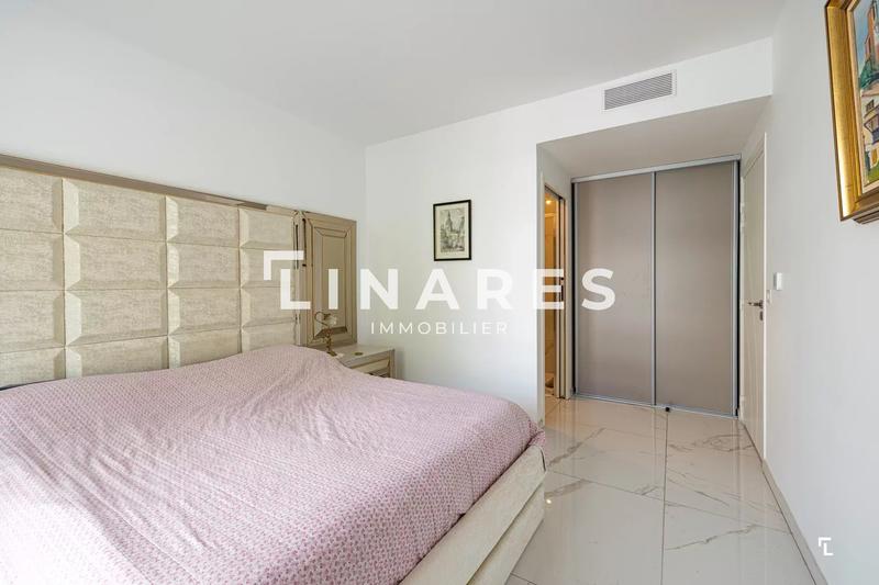 Appartement - 200 m² - 5 pièces