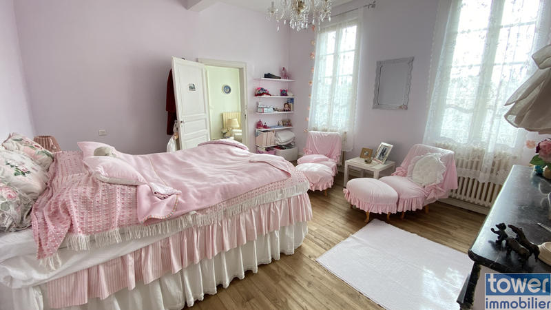 Maison - 239 m² - 6 pièces