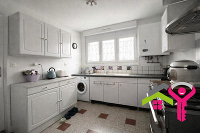 Maison - 90 m² - 5 pièces