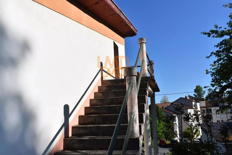 Maison - 106 m² - 9 pièces