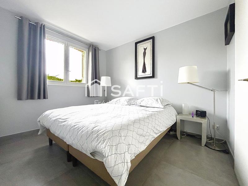 Maison - 202 m² - 7 pièces