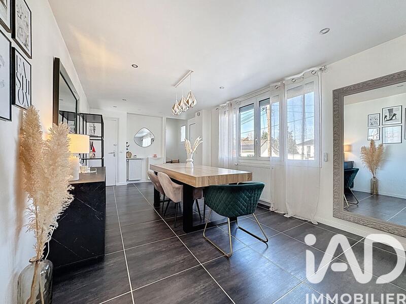 Maison - 149 m² - 8 pièces