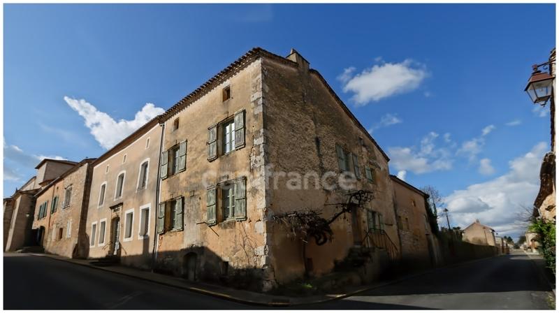 Maison de village - 186 m² - 8 pièces