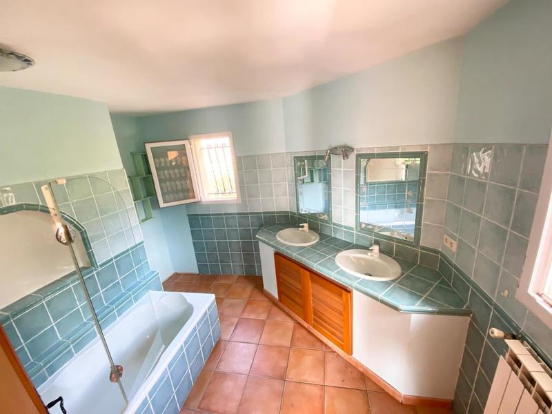 Maison - 192 m² - 6 pièces