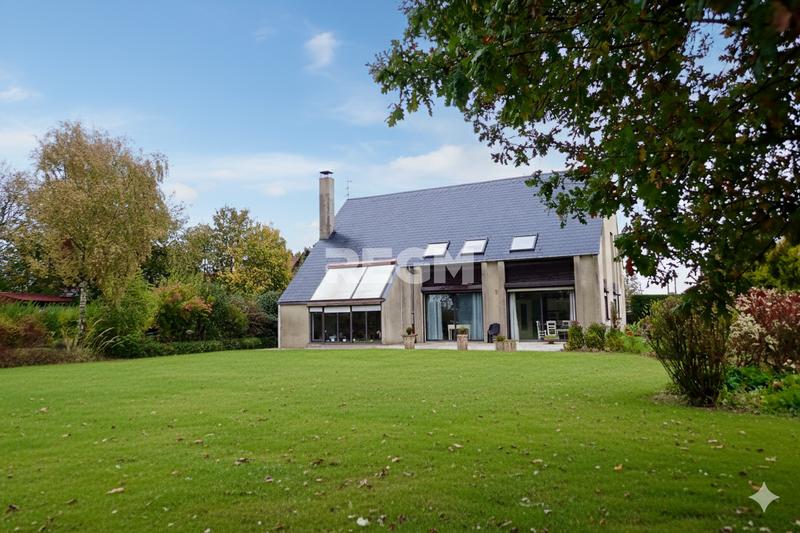 Maison - 280 m² - 7 pièces