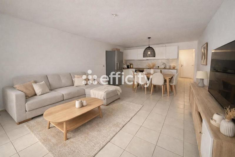 Appartement - 80 m² - 4 pièces