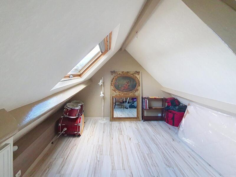 Maison - 179 m² - 9 pièces