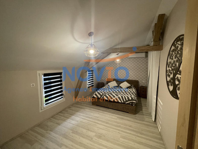 Maison - 180 m² - 8 pièces