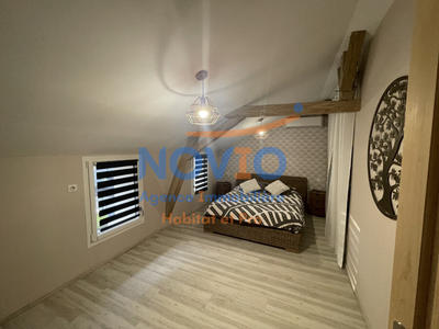 Maison - 180 m² - 8 pièces