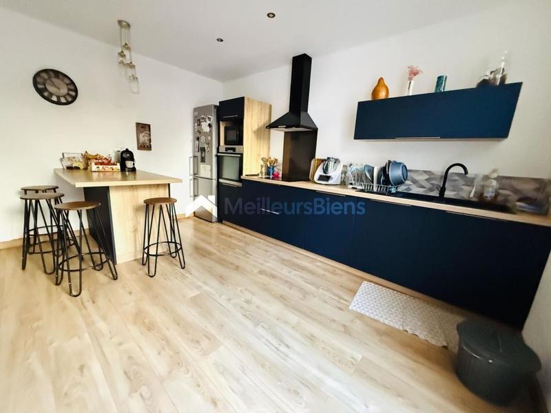 Maison - 182 m² - 7 pièces