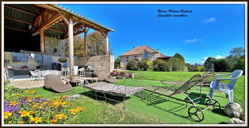 Maison - 310 m² - 9 pièces