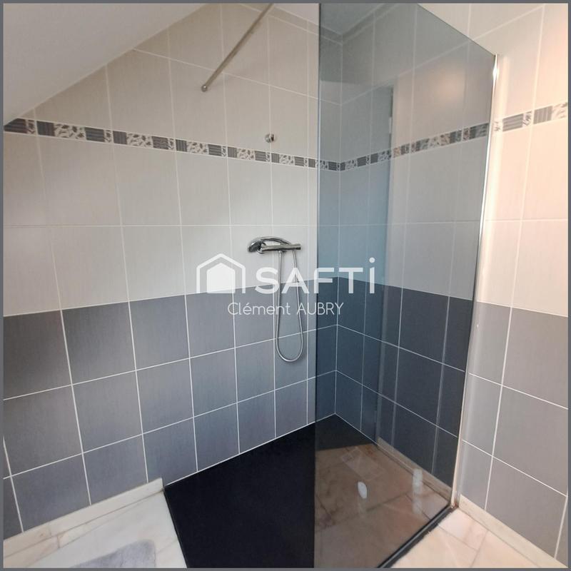 Maison - 213 m² - 7 pièces