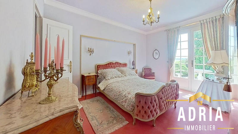 Villa - 195 m² - 6 pièces