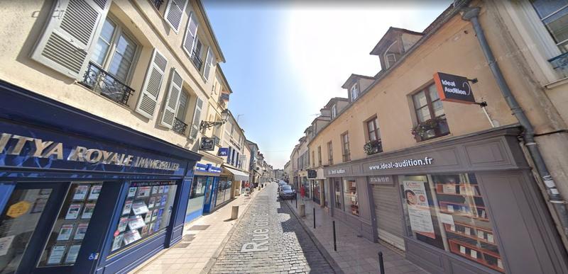 Magasins - 220 m² - 3 pièces