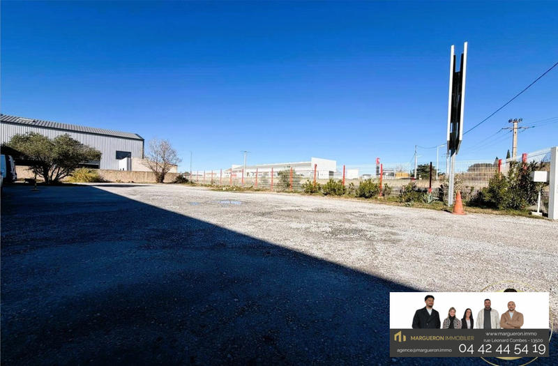 Terrain commercial - 700 m²