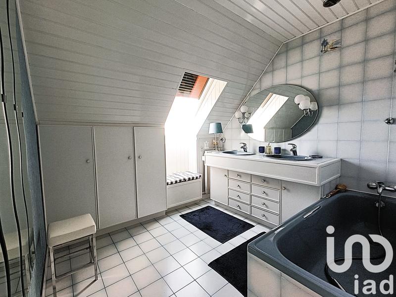 Maison - 99 m² - 4 pièces