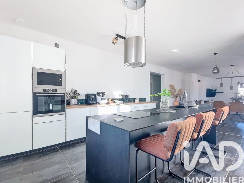 Maison - 185 m² - 5 pièces