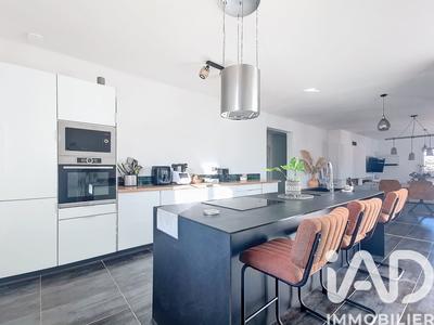 Maison - 185 m² - 5 pièces