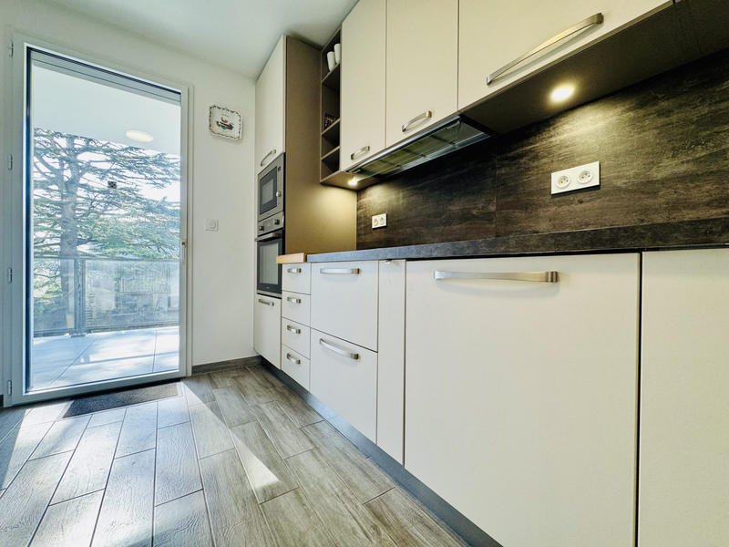 Appartement - 90 m² - 4 pièces