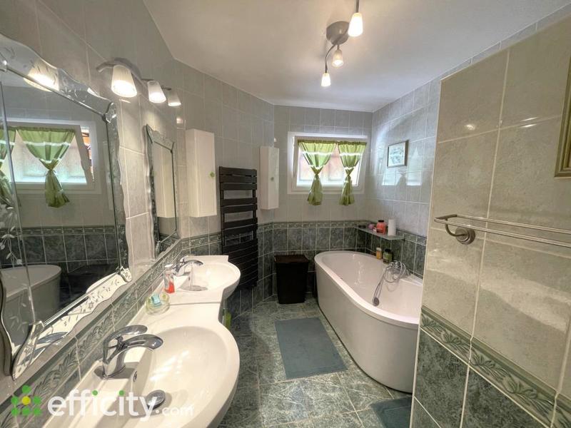 Maison - 120 m² - 6 pièces