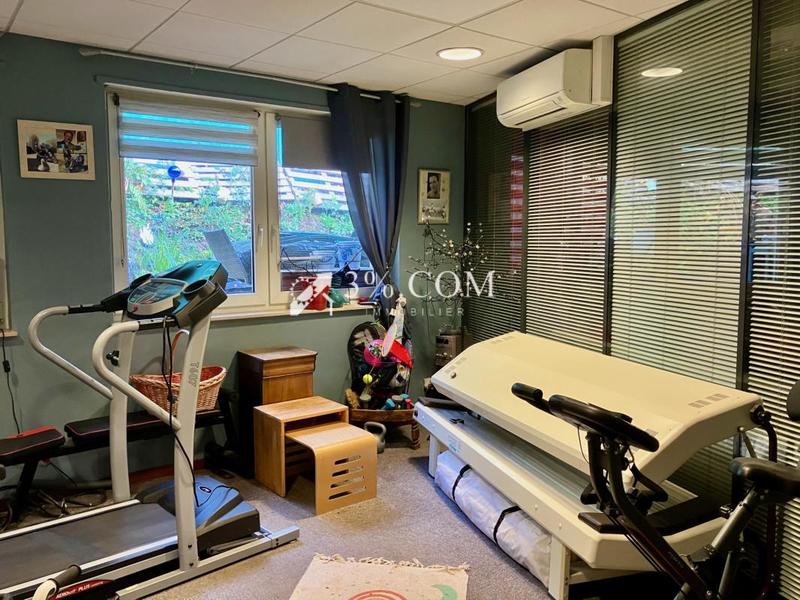 Maison - 225 m² - 8 pièces