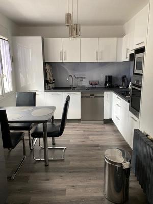 Maison traditionnelle - 162 m² - 6 pièces