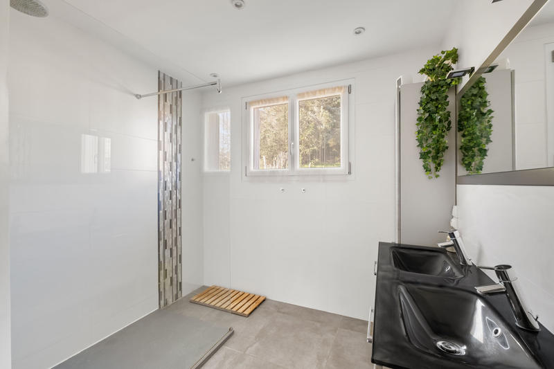 Maison - 215 m² - 6 pièces