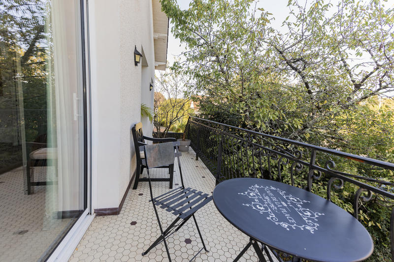 Maison - 260 m² - 8 pièces