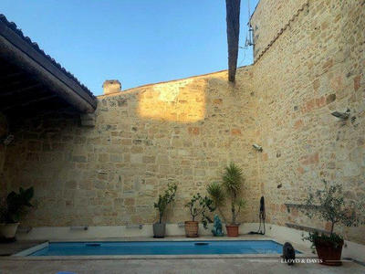 Maison - 436 m² - 14 pièces