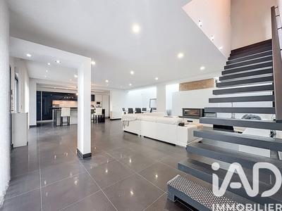 Maison - 187 m² - 6 pièces