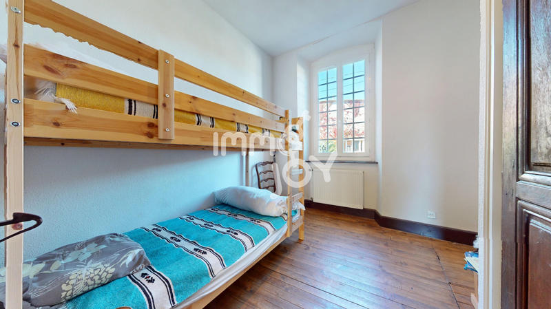 Maison - 210 m² - 9 pièces